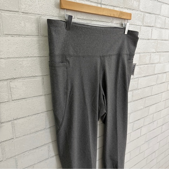 OLD NAVY Gray High-Rise 7/8 Ankle Powersoft Leggings - Picture 3 of 8